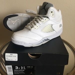 Jordan 5 . Size 3Y